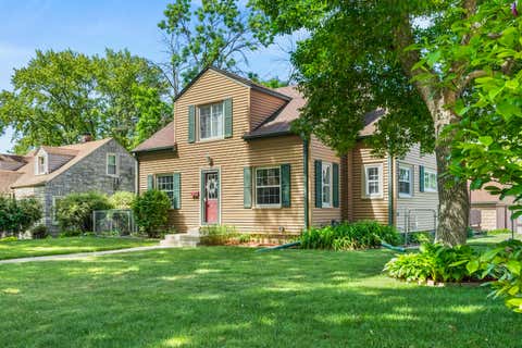 Photo of 2905 S 95th St, West Allis, WI 53227 (MLS # 1963011)