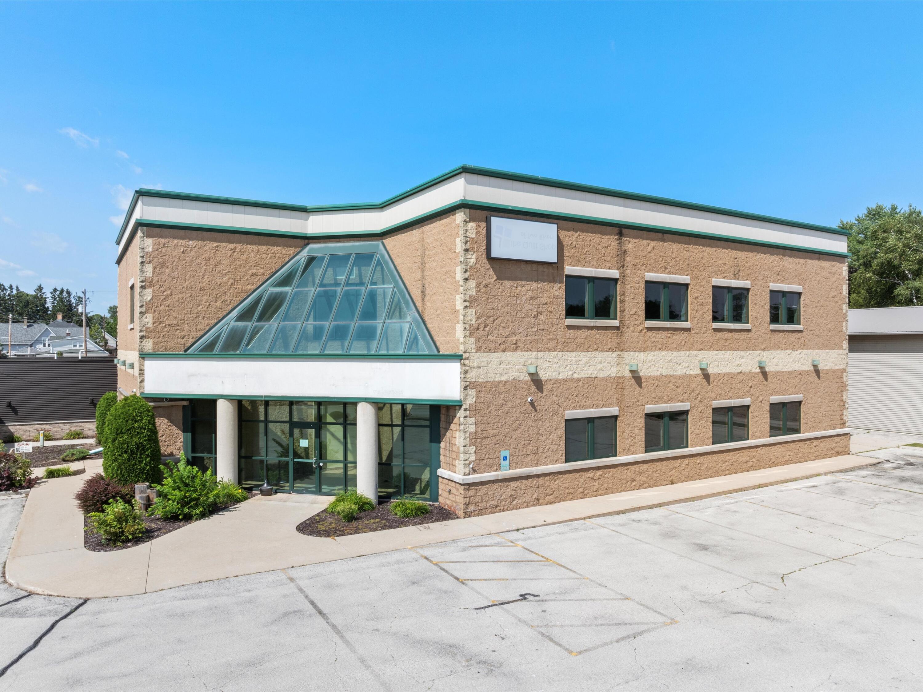 Two Rivers, Wisconsin 54241, United States, ,Commercial,Active,9729