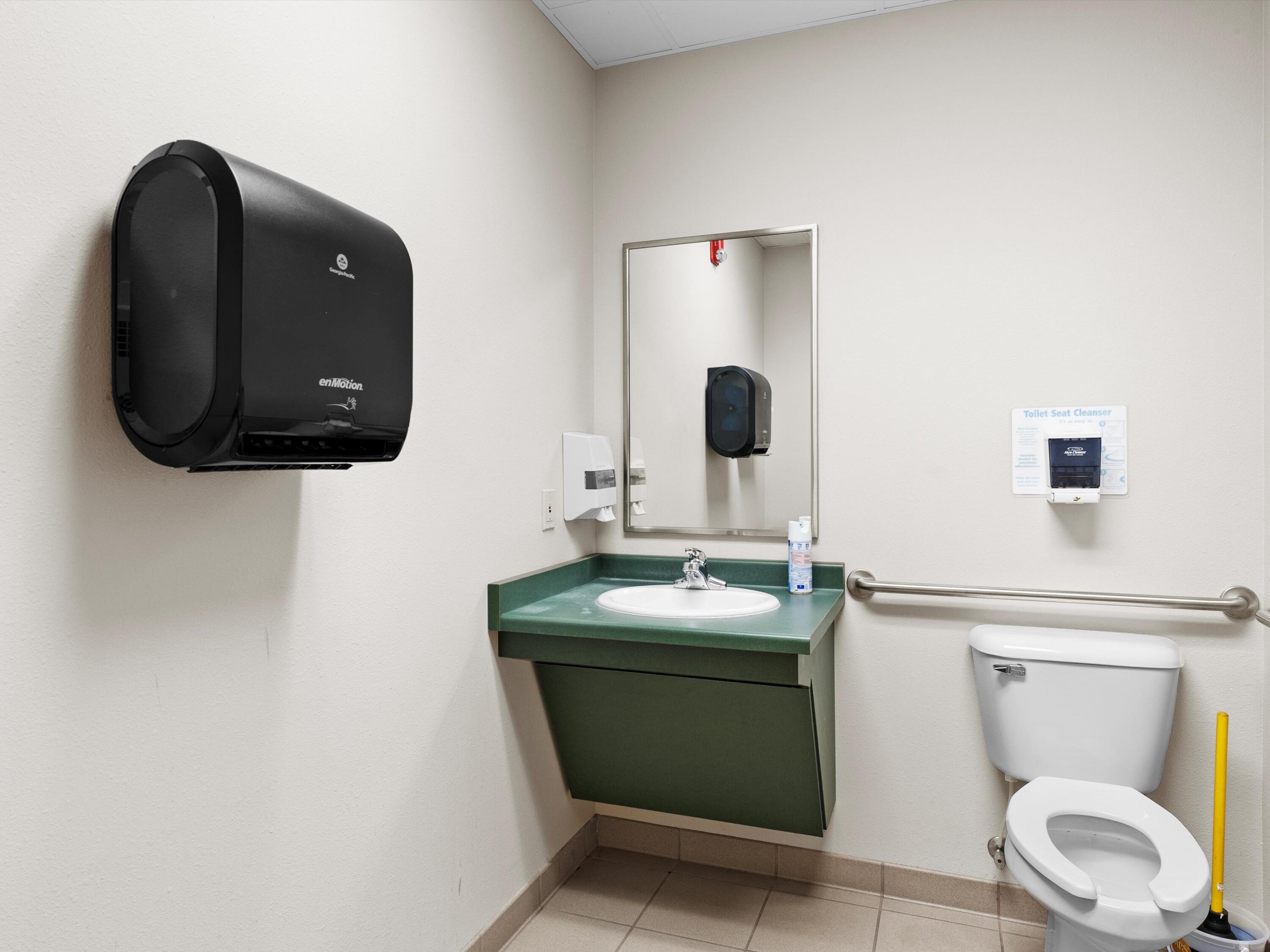 Two Rivers, Wisconsin 54241, United States, ,Commercial,Active,9729