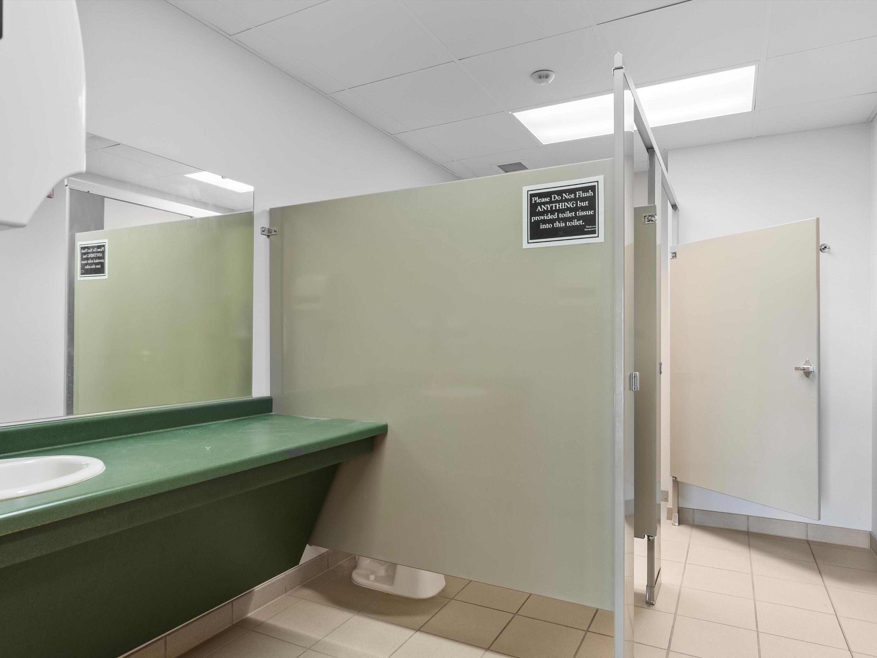 Two Rivers, Wisconsin 54241, United States, ,Commercial,Active,9729