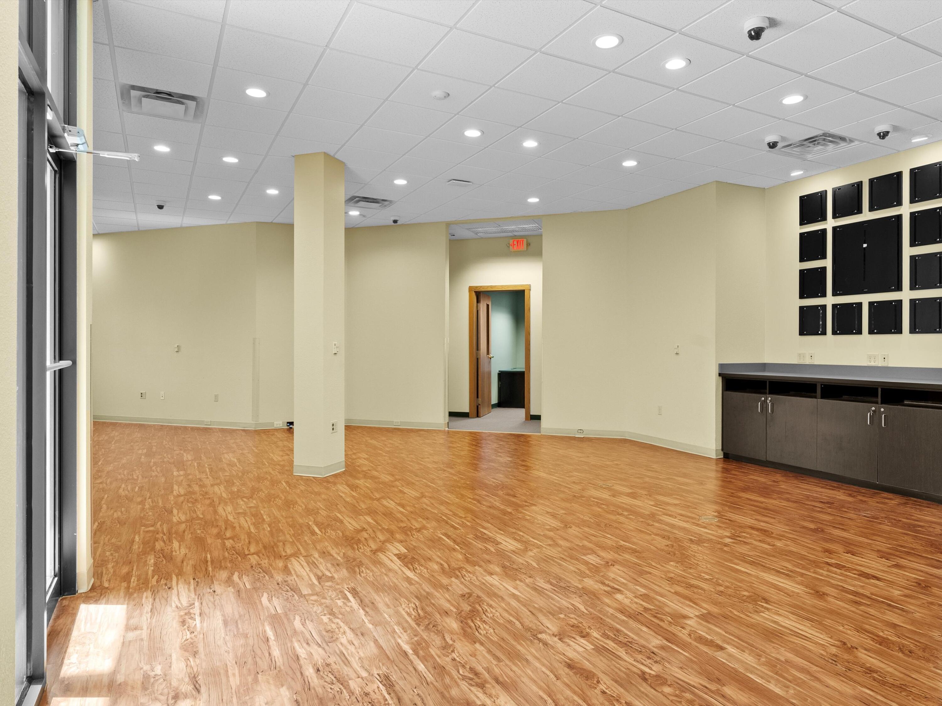 Two Rivers, Wisconsin 54241, United States, ,Commercial,Active,9729