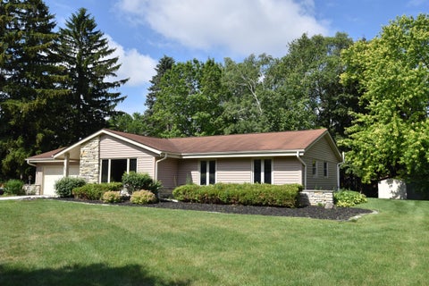 Photo of 9141 N 60th St, Brown Deer, WI 53223 (MLS # 1968696)