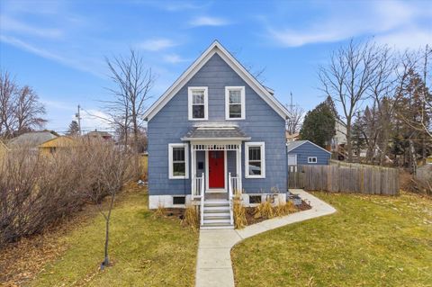 Photo of 526 N Montgomery St, Port Washington, WI 53074 (MLS # 1953406)