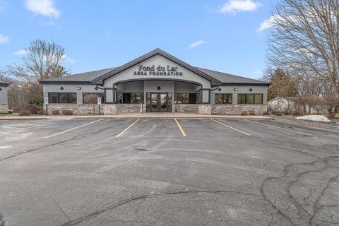 Photo of 1020 S Main St, Fond Du Lac, WI 54935 (MLS # 1947306)