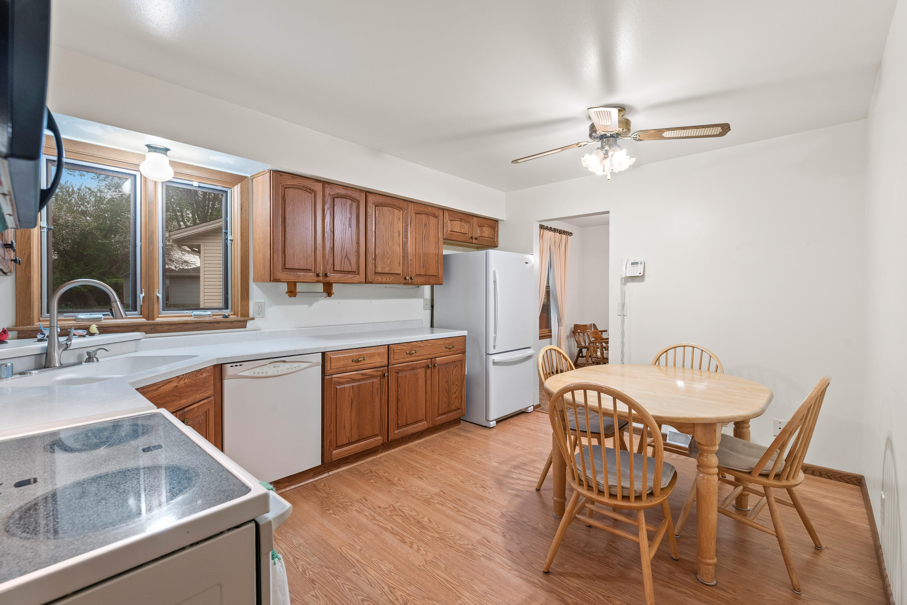 Port Washington, Wisconsin 53074, United States, 4 Bedrooms Bedrooms, ,2 BathroomsBathrooms,Residential,Pending,142124