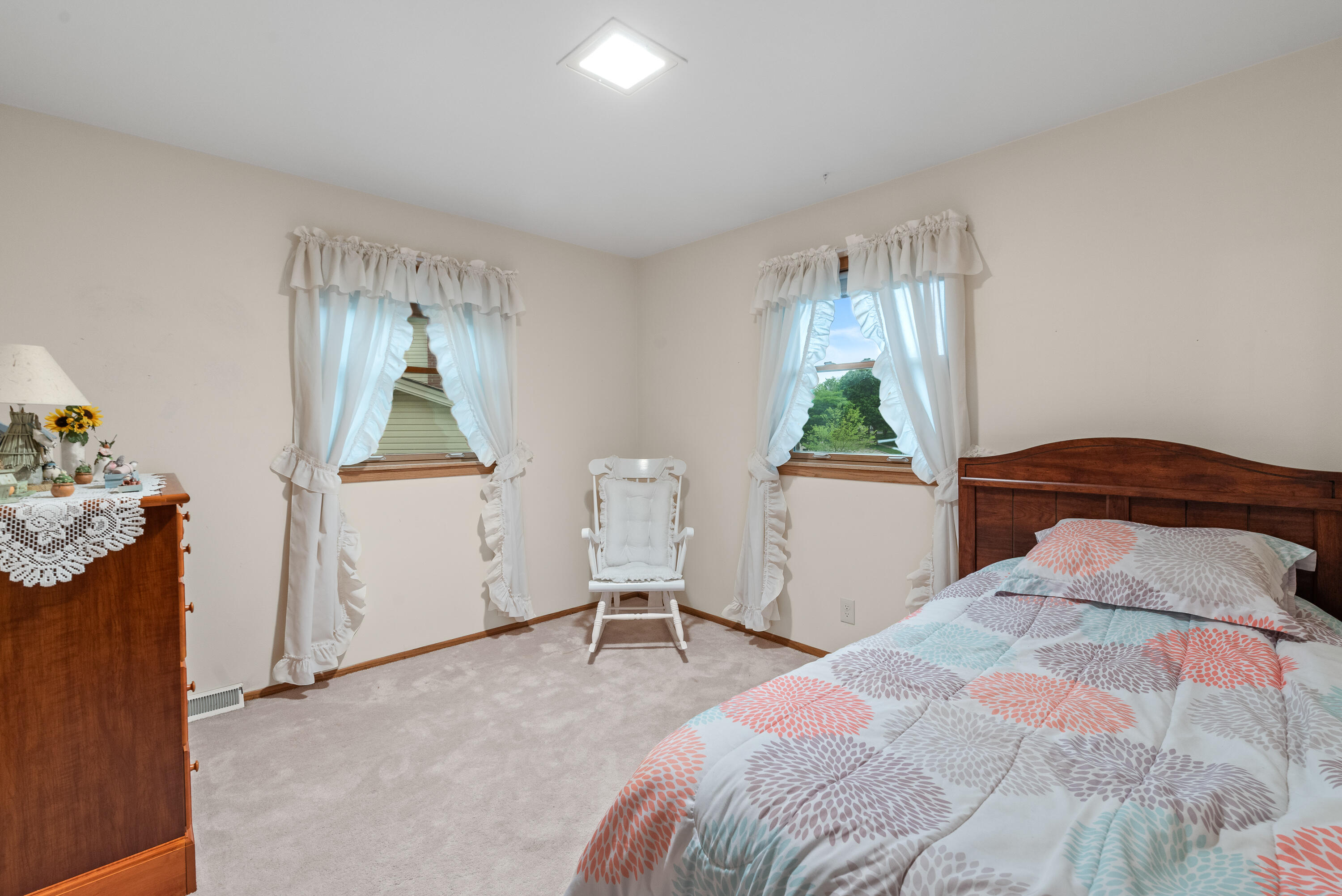 Port Washington, Wisconsin 53074, United States, 4 Bedrooms Bedrooms, ,2 BathroomsBathrooms,Residential,Pending,142124