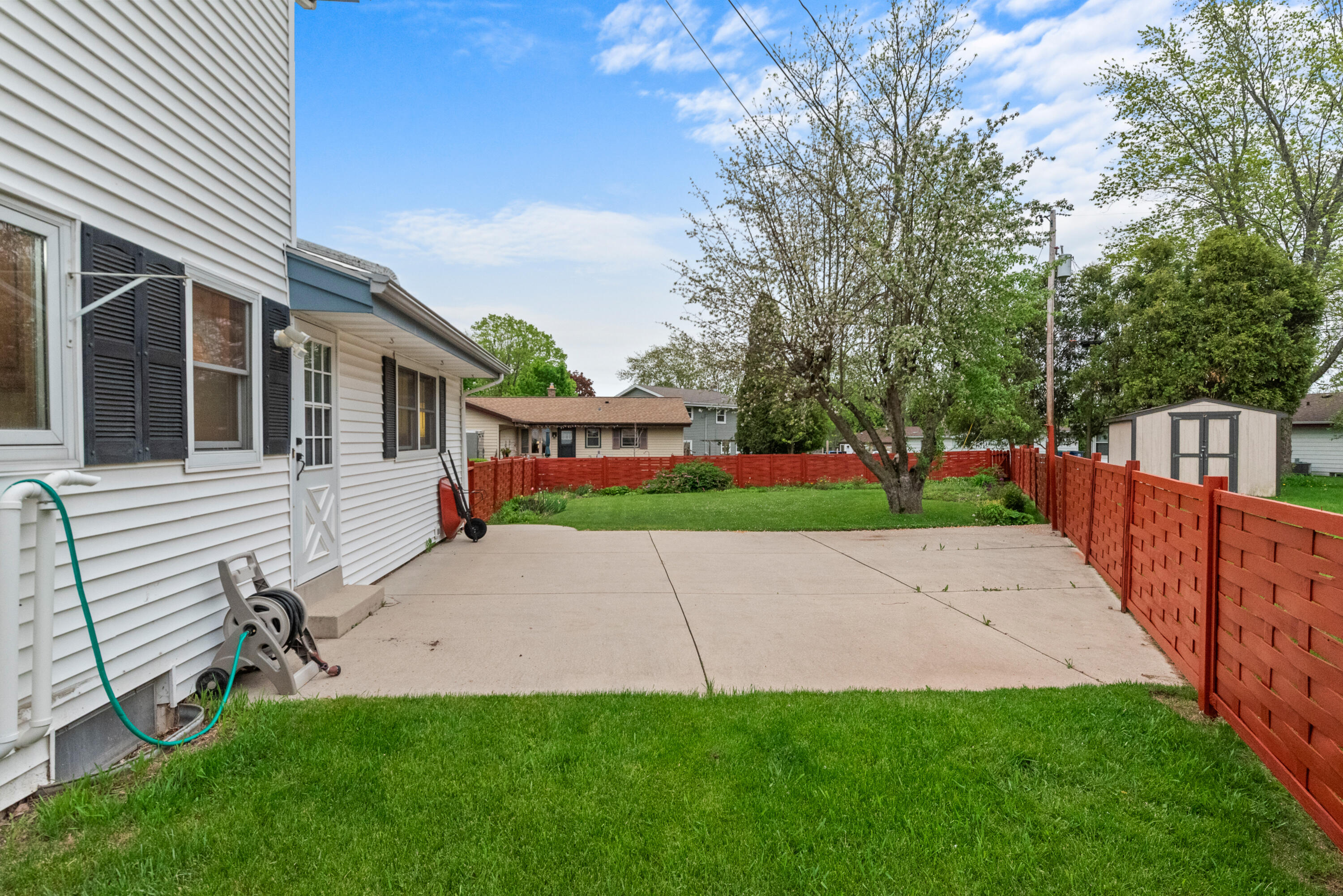 Port Washington, Wisconsin 53074, United States, 4 Bedrooms Bedrooms, ,2 BathroomsBathrooms,Residential,Pending,142124