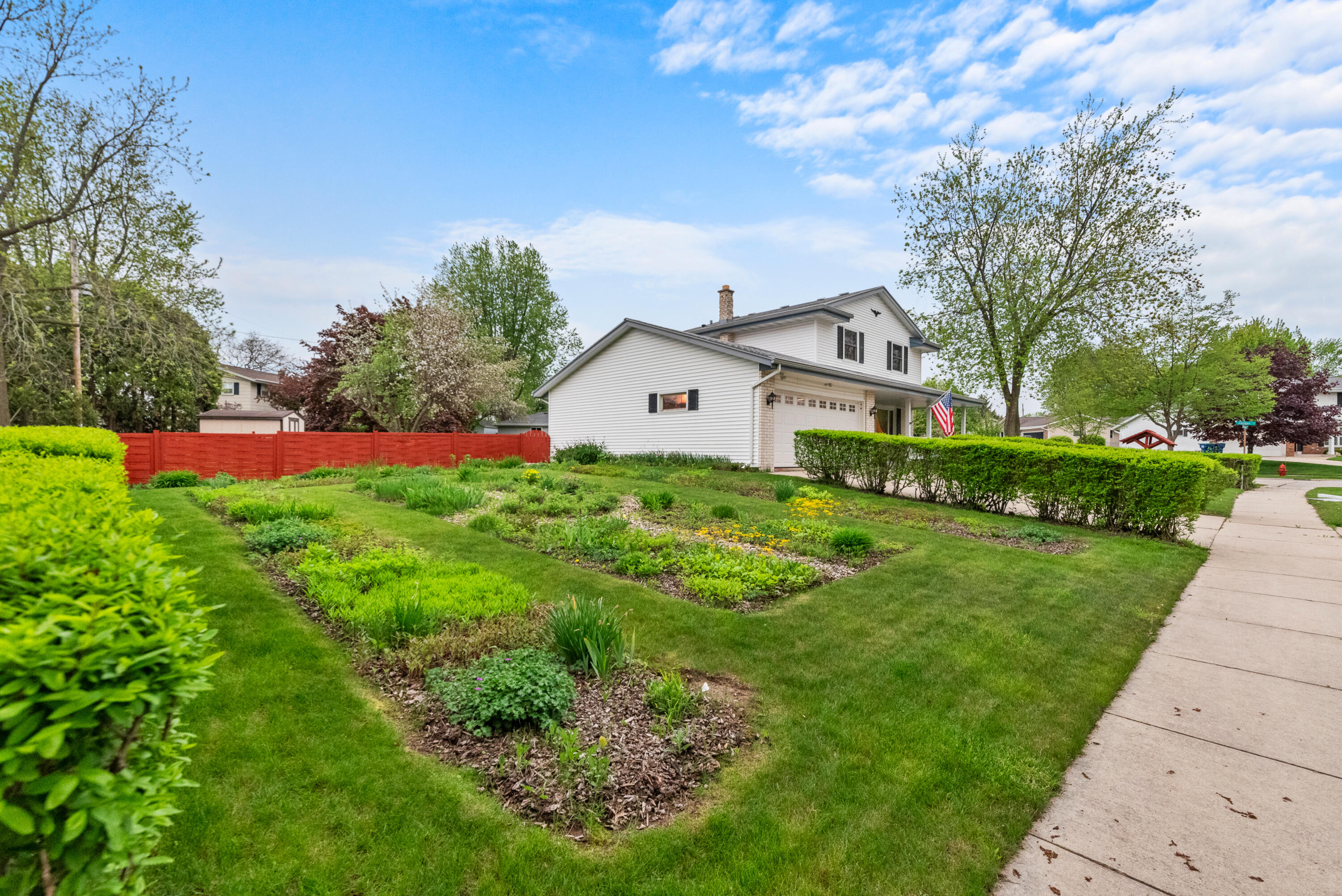 Port Washington, Wisconsin 53074, United States, 4 Bedrooms Bedrooms, ,2 BathroomsBathrooms,Residential,Pending,142124