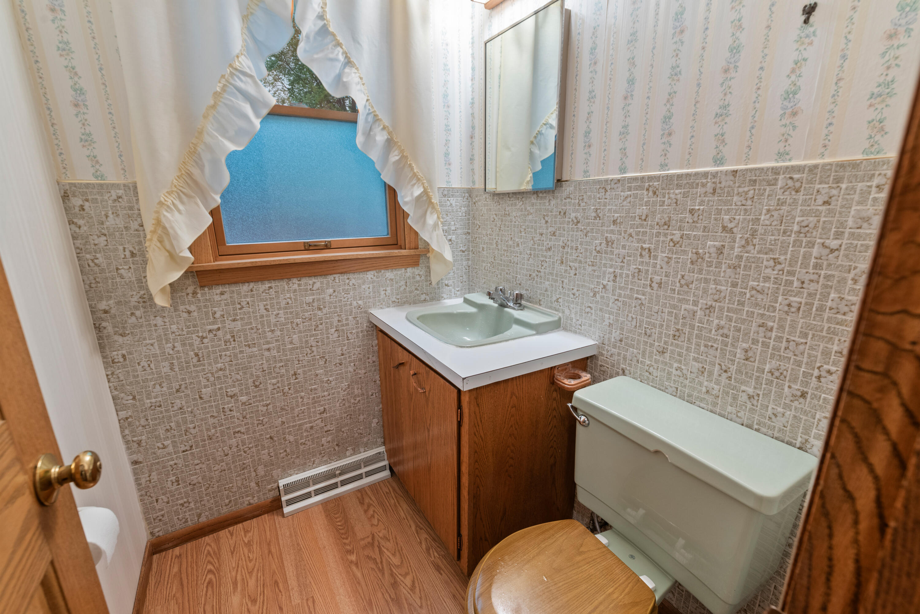 Port Washington, Wisconsin 53074, United States, 4 Bedrooms Bedrooms, ,2 BathroomsBathrooms,Residential,Pending,142124