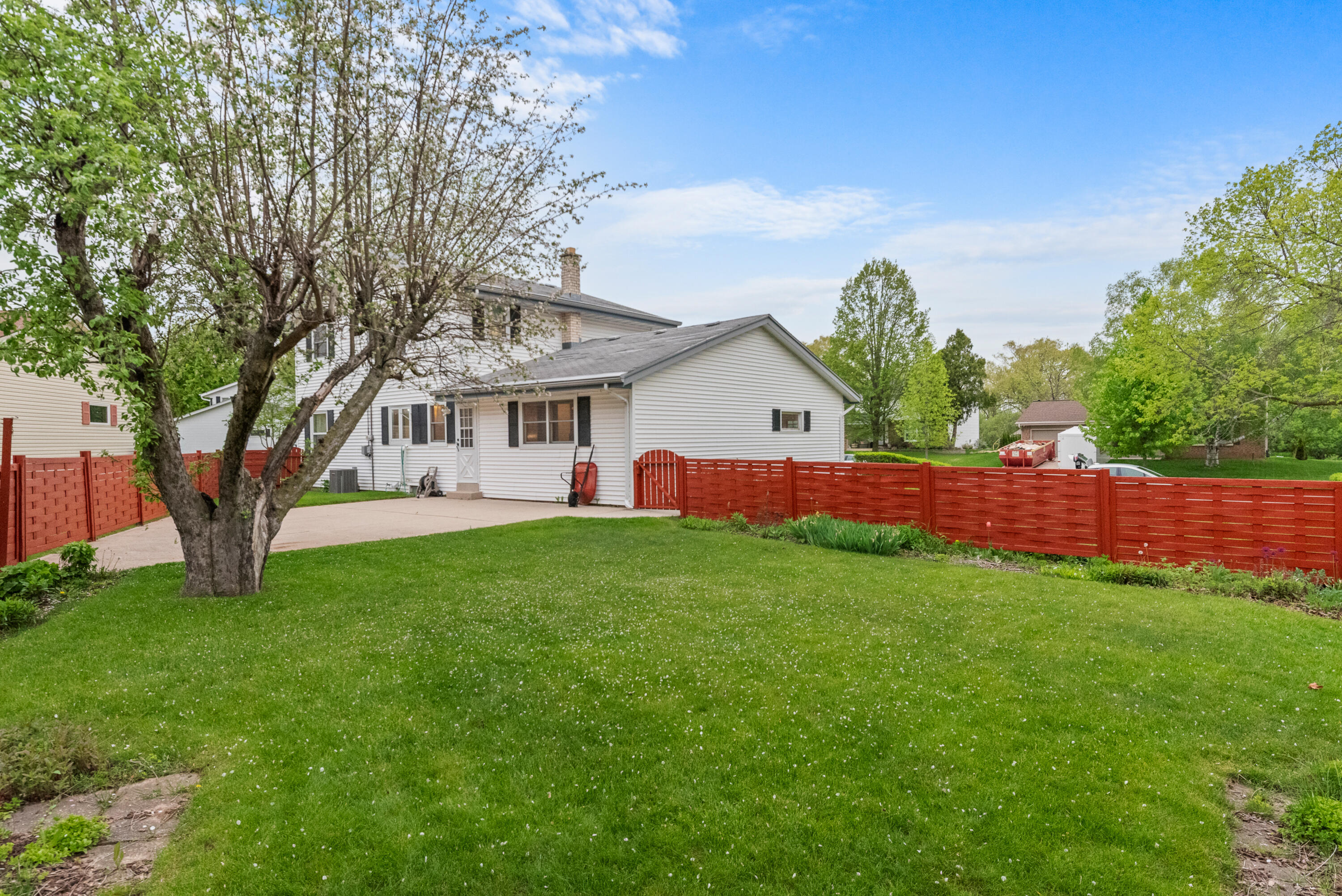 Port Washington, Wisconsin 53074, United States, 4 Bedrooms Bedrooms, ,2 BathroomsBathrooms,Residential,Pending,142124