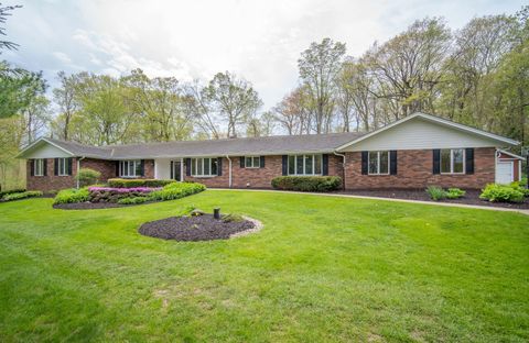 Photo of 5307 WOODSTONE Dr, Hartford, WI 53086 (MLS # 1962647)