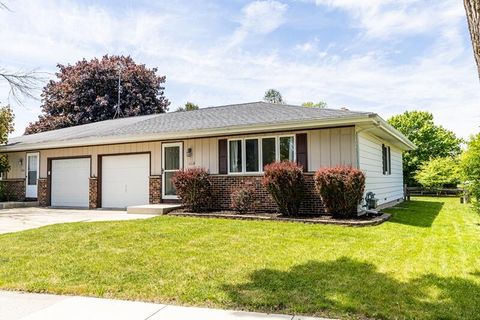 Photo of 2318 N 35th St, Sheboygan, WI 53083 (MLS # 1965209)