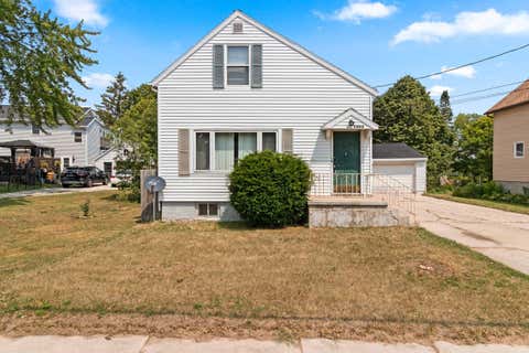 Photo of 2014 13th St, Two Rivers, WI 54241 (MLS # 1972717)