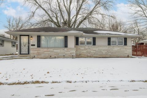 Photo of 8239 W Casper St, Milwaukee, WI 53223 (MLS # 1949180)