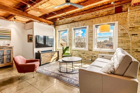 Photo of 904 E Pearson St, Milwaukee, WI 53202 (MLS # 1956176)