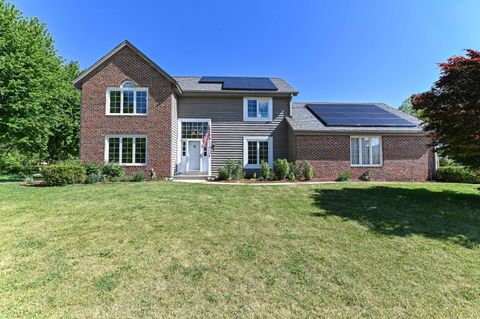 Photo of 3418 Ridgeline Dr, Waukesha, WI 53188 (MLS # 1964188)