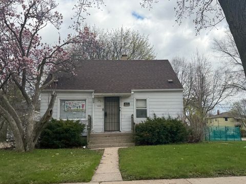 Photo of 5140 N 49th St, Milwaukee, WI 53218 (MLS # 1958815)