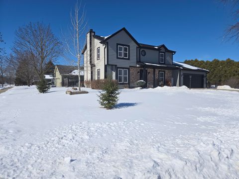 Photo of 10631 S Peggy Dr, Oak Creek, WI 53154 (MLS # 1907595)