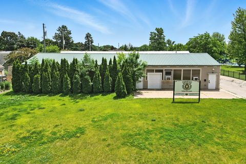 Photo of 470 N Story Hill Pl, Milwaukee, WI 53208 (MLS # 1923294)