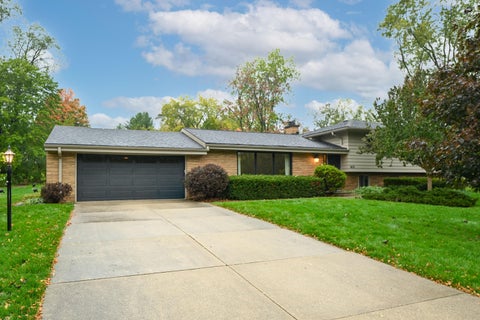 Photo of 1415 Shawnee Pass, Brookfield, WI 53005 (MLS # 1984234)