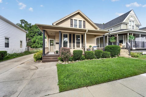 Photo of 1526 Wisconsin Ave, Racine, WI 53403 (MLS # 1978770)