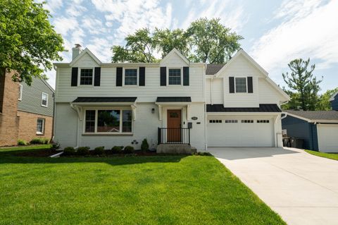 Photo of 2550 N 93rd St, Wauwatosa, WI 53226 (MLS # 1965043)