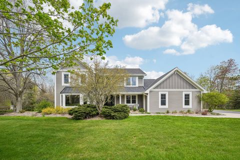 Photo of 1722 W Thrush Ln, Mequon, WI 53092 (MLS # 1960869)
