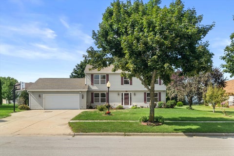 Photo of 629 Two Rivers Dr, Mukwonago, WI 53149 (MLS # 1979475)