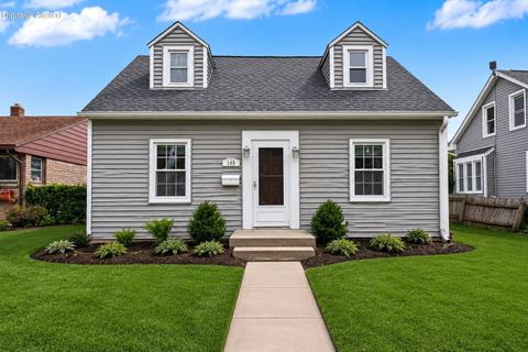 Photo of 149 W Wabash Ave, Waukesha, WI 53186 (MLS # 1968112)
