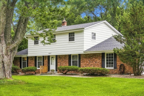 Photo of 2517 W Chestnut Rd, Mequon, WI 53092 (MLS # 1975207)