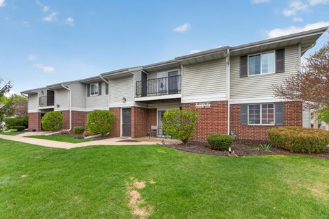 Photo of N110W17051 Ashbury Ln, Germantown, WI 53022 (MLS # 1960287)