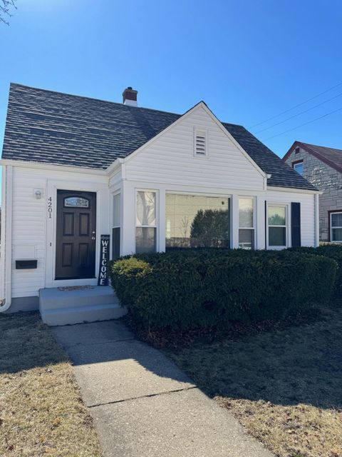 Photo of 4201 W Ruby Ave, Milwaukee, WI 53209 (MLS # 1953318)