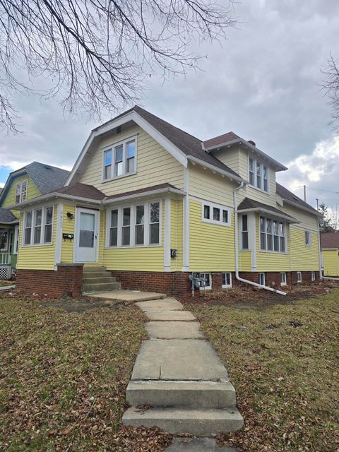 Photo of 3003 S 15th St, Milwaukee, WI 53215 (MLS # 1955590)