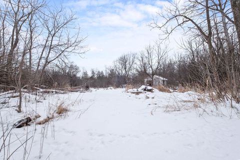 Photo of 3151 S Miller Ln, New Berlin, WI 53146 (MLS # 1948890)