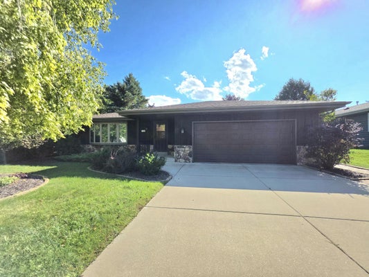 723 WILSON AVE, SHEBOYGAN FALLS, WI 53085 - Image d67da8f6ce9e4ee55cb07affd0c4064b/3694857909