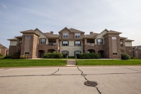 Photo of 2955 W Drexel Ave, Franklin, WI 53132 (MLS # 1916457)