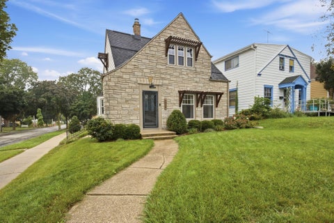 Photo of 4535 S Griffin Ave, Milwaukee, WI 53207 (MLS # 1984668)