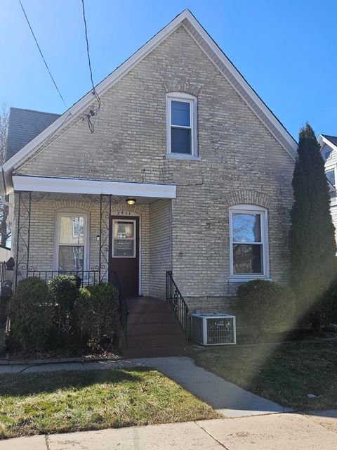 Photo of 2411 Prospect St, Racine, WI 53404 (MLS # 1953736)