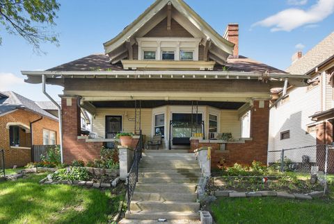 Photo of 1133 S Layton Blvd, Milwaukee, WI 53215 (MLS # 1939171)
