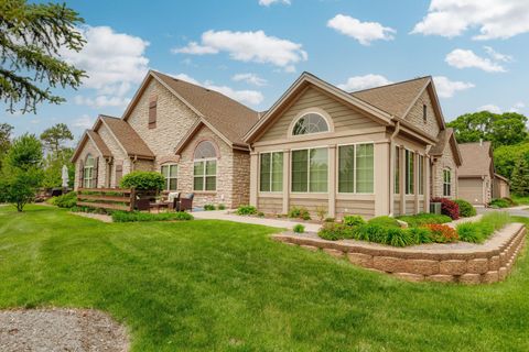 Photo of 15370 Huff Way, Brookfield, WI 53005 (MLS # 1921137)