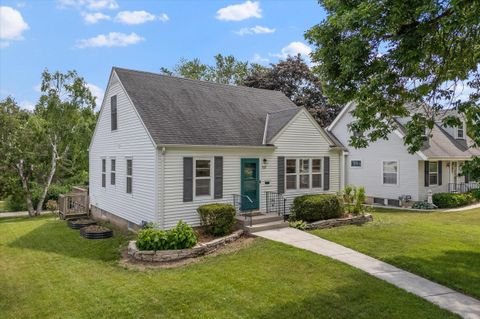 Photo of 819 W Melin St, Port Washington, WI 53074 (MLS # 1923795)