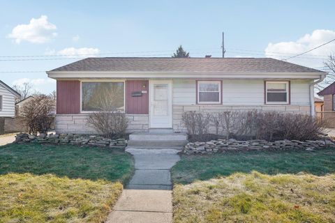 Photo of 1539 Birch Dr, Waukesha, WI 53188 (MLS # 1951133)