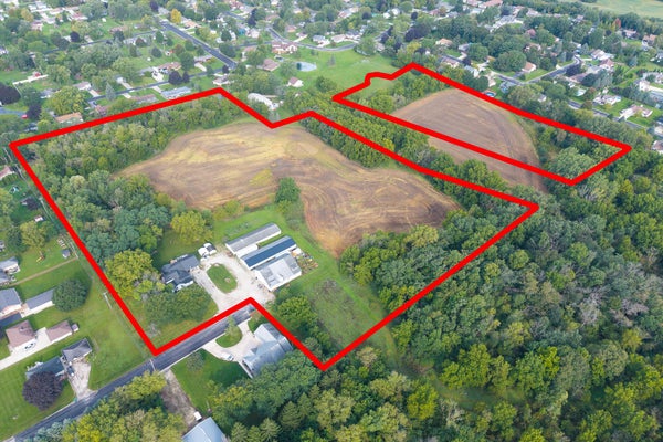 1400 LINCOLNWOOD DR, UNION GROVE, WI 53182 - Image d7141119cc870144c28945309ea4c1f0/2493473706