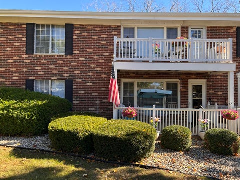 Photo of 516 Laurel Lake Rd, Thiensville, WI 53092 (MLS # 1985331)