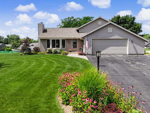 Photo of 28941 Golden Cir, Waterford, WI 53185 (MLS # 1976014)