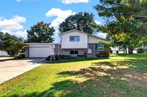Photo of 29611 31 St, Brighton, WI 53105 (MLS # 1985292)