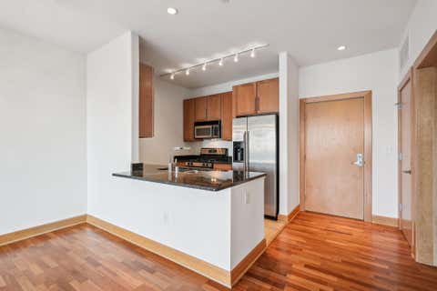 Photo of 1550 E Royall Pl, Milwaukee, WI 53202 (MLS # 1955348)