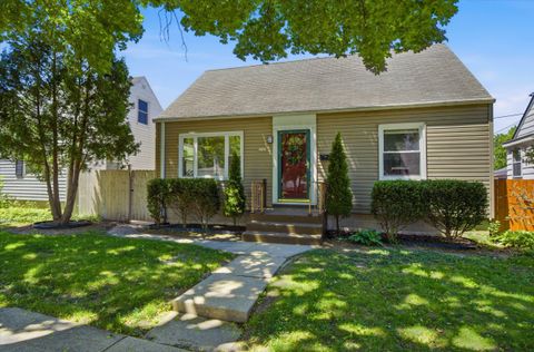 Photo of 3147 S Brisbane Ave, Milwaukee, WI 53207 (MLS # 1964870)