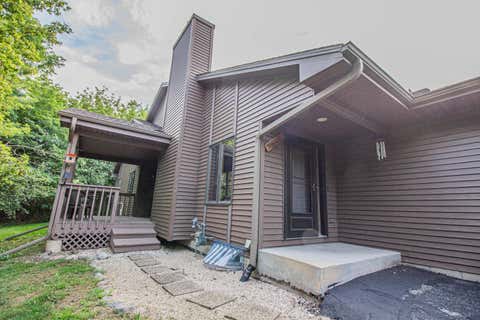 Photo of N81W13172 Country Terrace Ln, Menomonee Falls, WI 53051 (MLS # 1976944)
