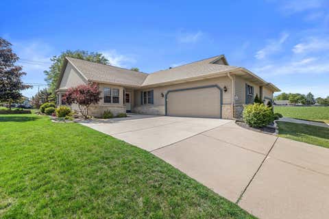 Photo of W155N6631 Blue Heron Dr, Menomonee Falls, WI 53051 (MLS # 1972741)